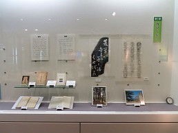 企画展「近代いわての歌人・俳人」展示風景