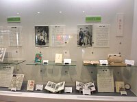 企画展「深沢省三・紅子の仕事～挿絵と文学～」会場の様子の写真