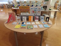 おすすめ本コーナー「若い人に贈る読書のすすめ」展示資料の写真